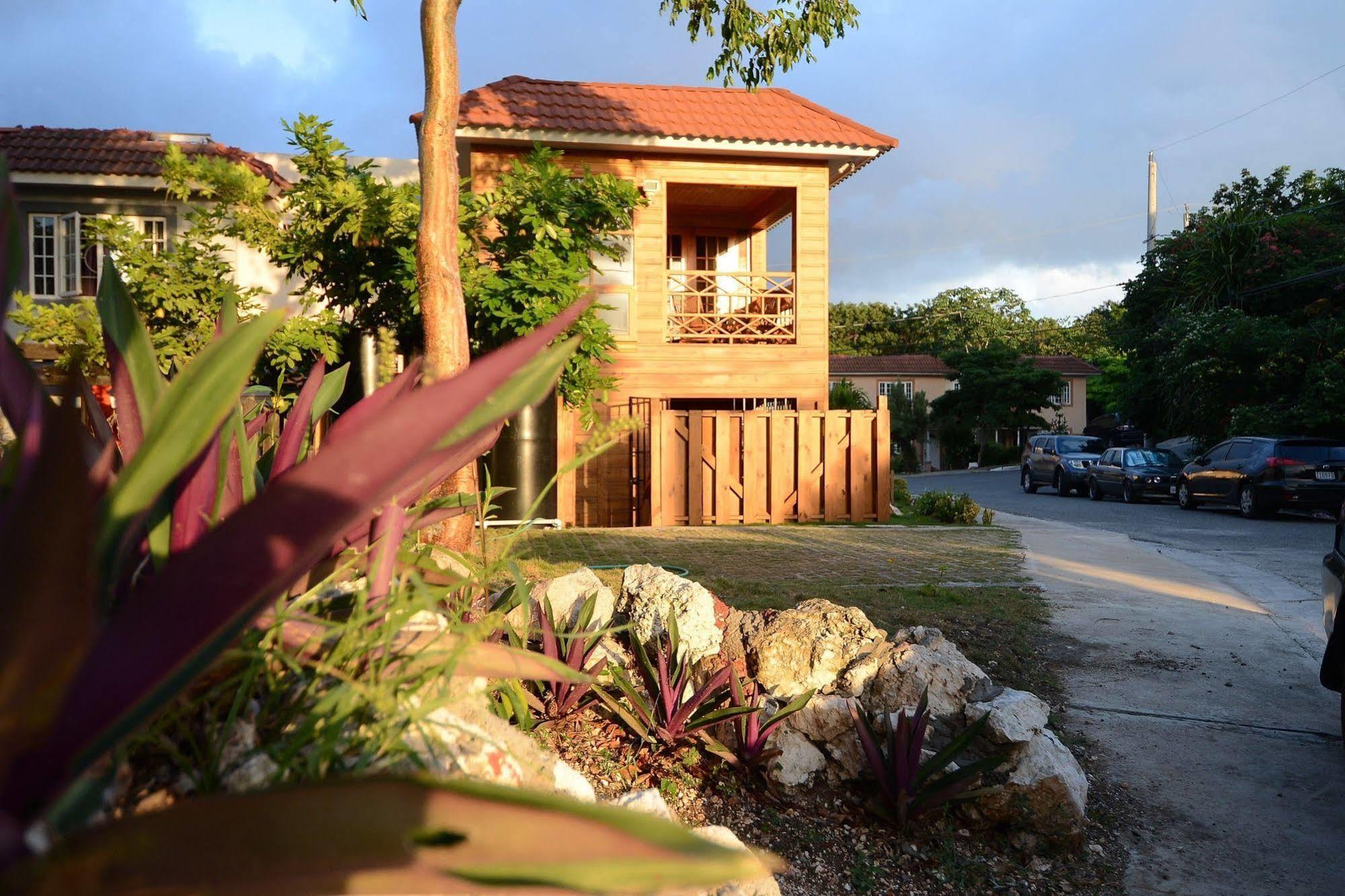 The Cabin At Long Mountain Country Club Kingston Buitenkant foto