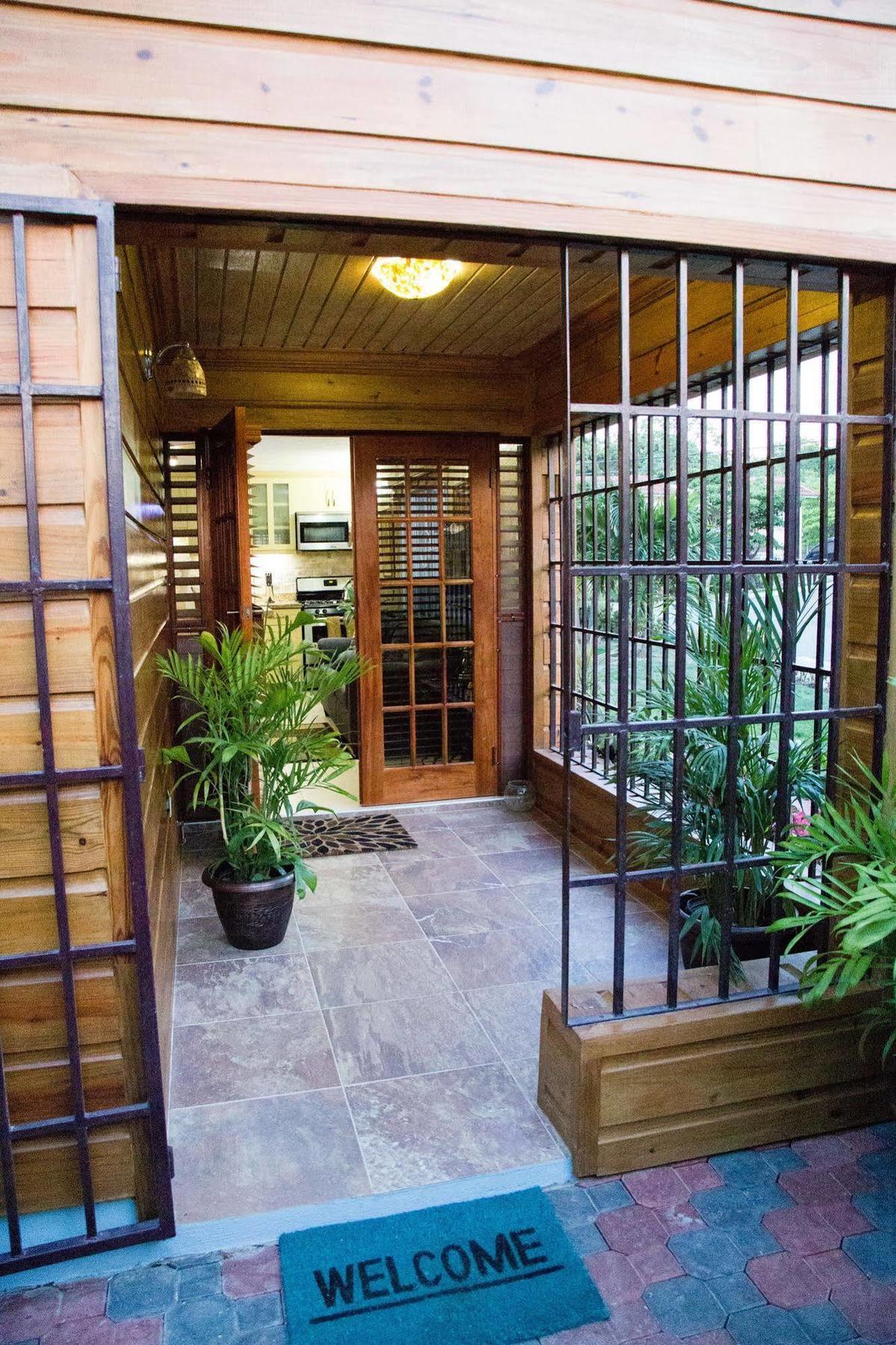 The Cabin At Long Mountain Country Club Kingston Buitenkant foto