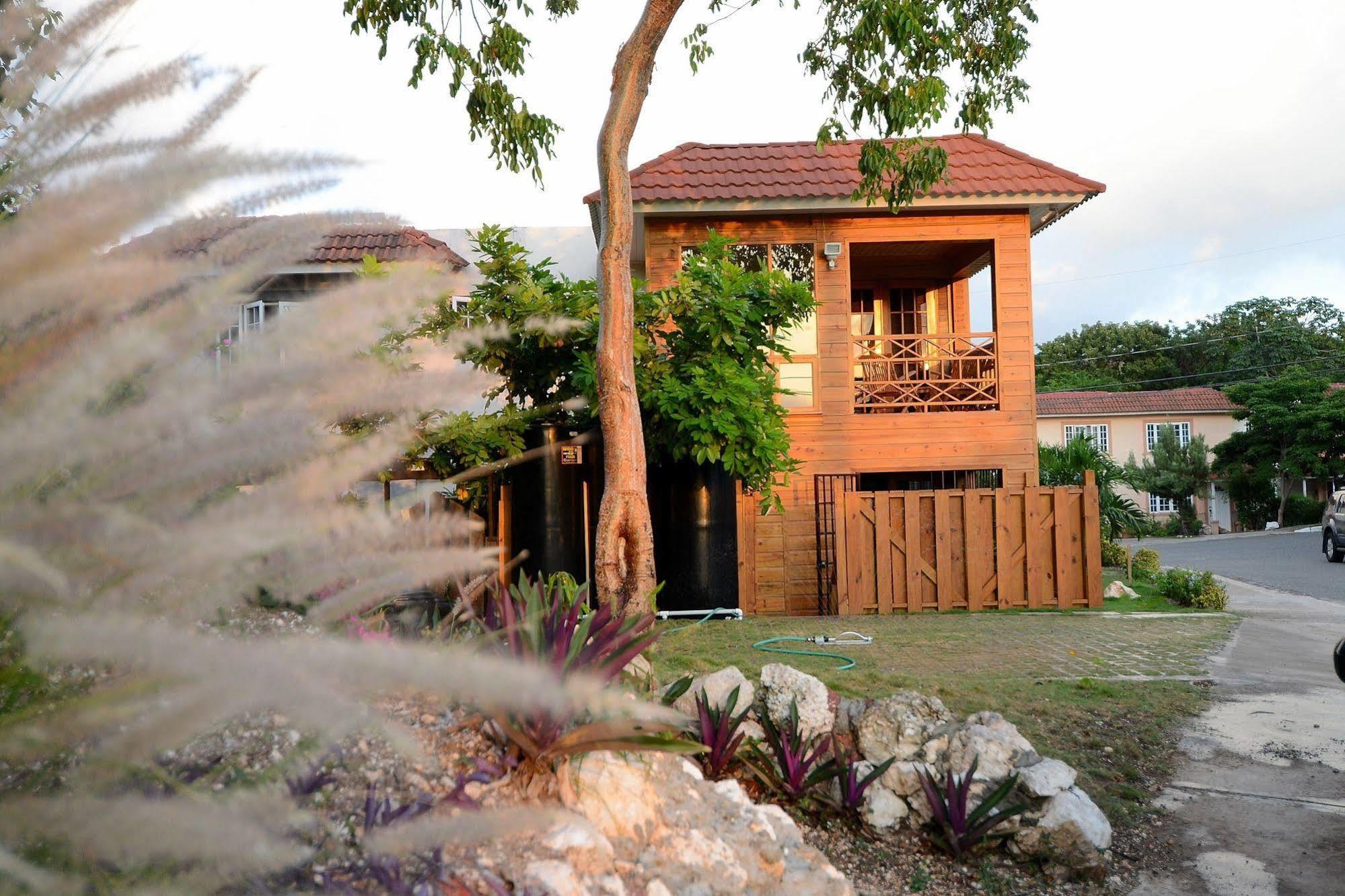 The Cabin At Long Mountain Country Club Kingston Buitenkant foto